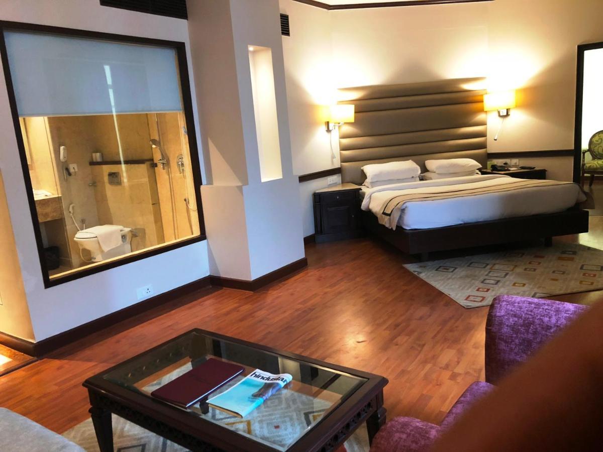 Hotel President Jalandhar Exteriör bild