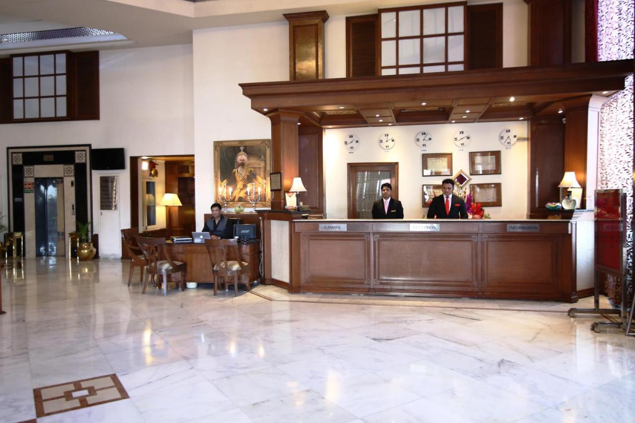 Hotel President Jalandhar Exteriör bild
