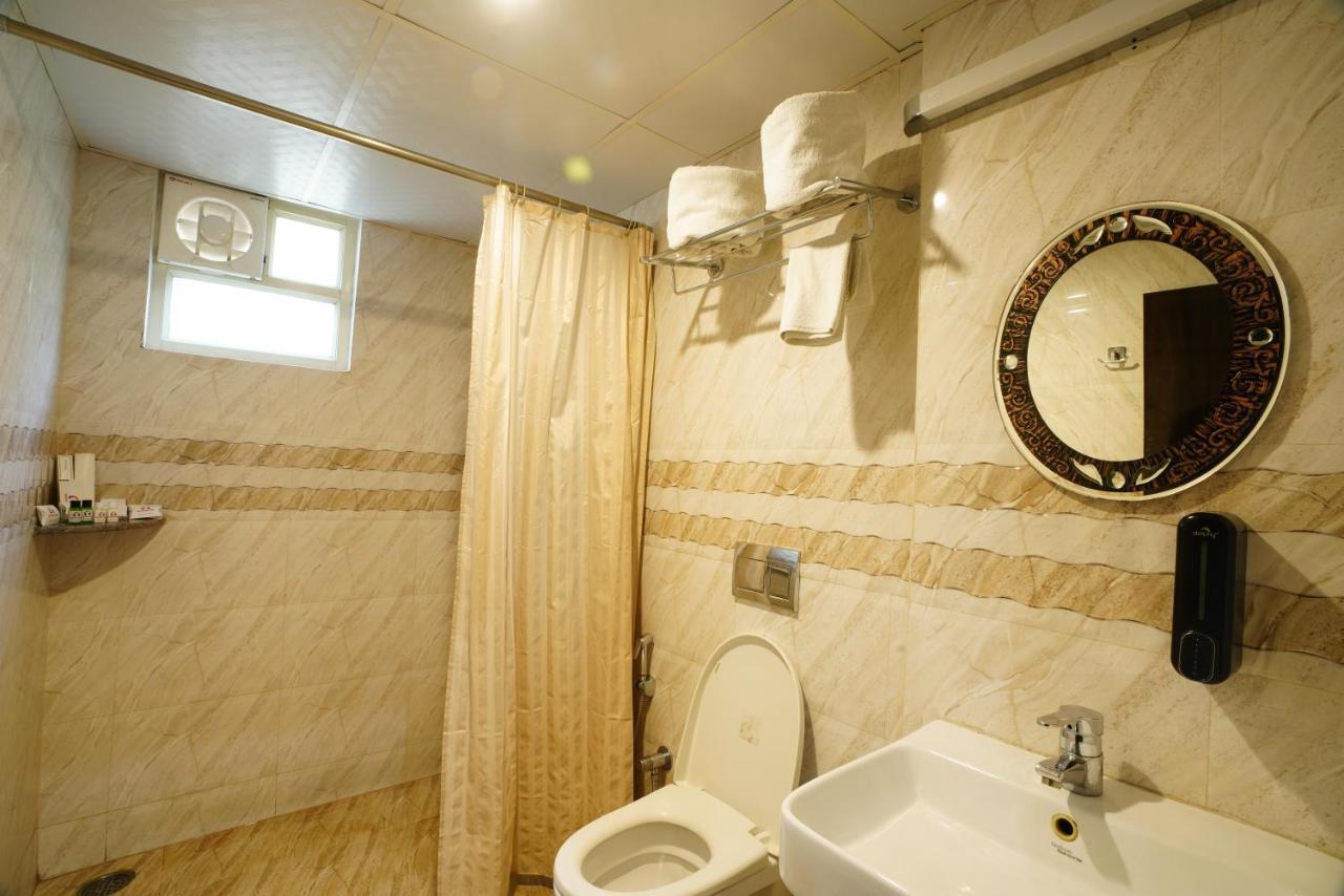 Hotel President Jalandhar Exteriör bild